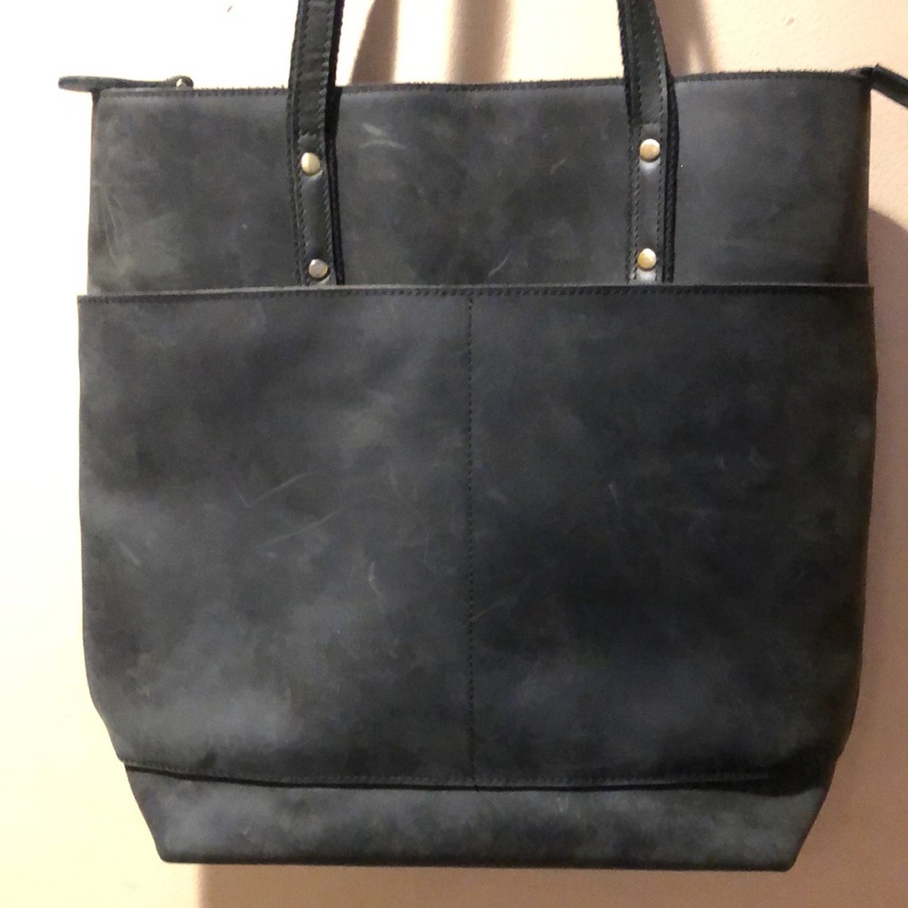 Chic Black Leather Shoulder Bag - Picture 2 of 16